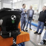 15.10.2026 Kielce. Politechnika Świętokrzyska testuje foteliki dla dzieci / Fot. Jarosław Kubalski - Radio Kielce