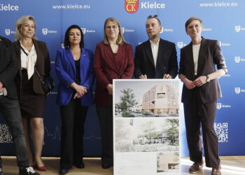 21.10.2026 Kielce. Ogłoszenie wyników konkursu na opracowanie koncepcji urbanistyczno-architektonicznej budowy zespołu budynków wielorodzinnych społecznych przy ul. Młodej / Fot. Jarosław Kubalski - Radio Kielce