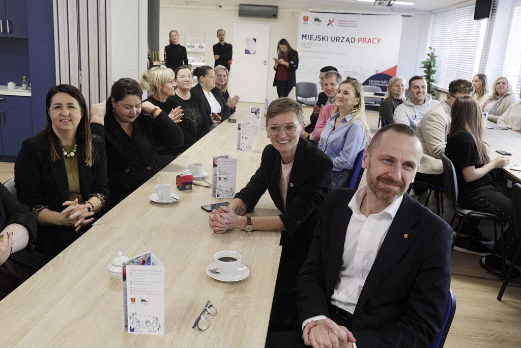 23.10.2026. Kielce. Miejski Urząd Pracy w Kielcach. Otwarcie punktu "Mup dla młodych" / Fot. Jarosław Kubalski - Radio Kielce