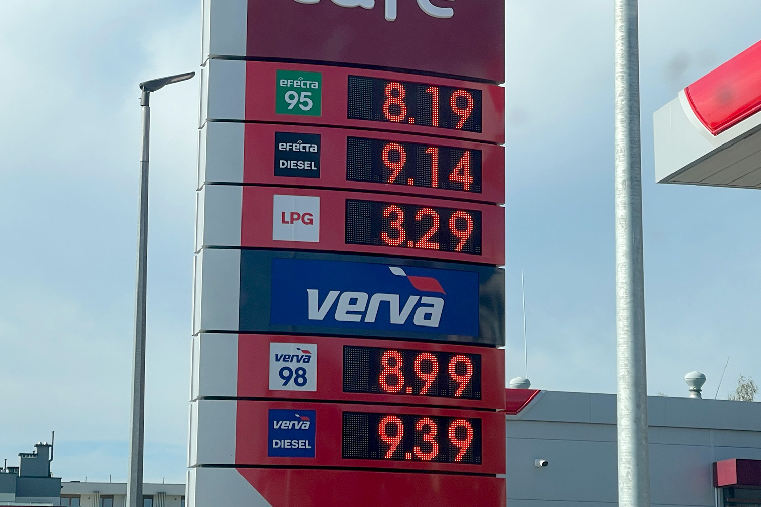 Niższa akcyza i VAT na paliwa. Kiedy tańsze tankowanie?