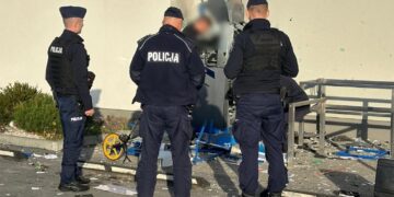 Wysadzili bankomat i zabrali pieniądze