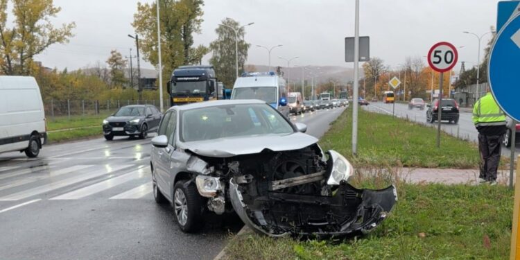 Kolizja na ul. Krakowskiej powodem porannych korków