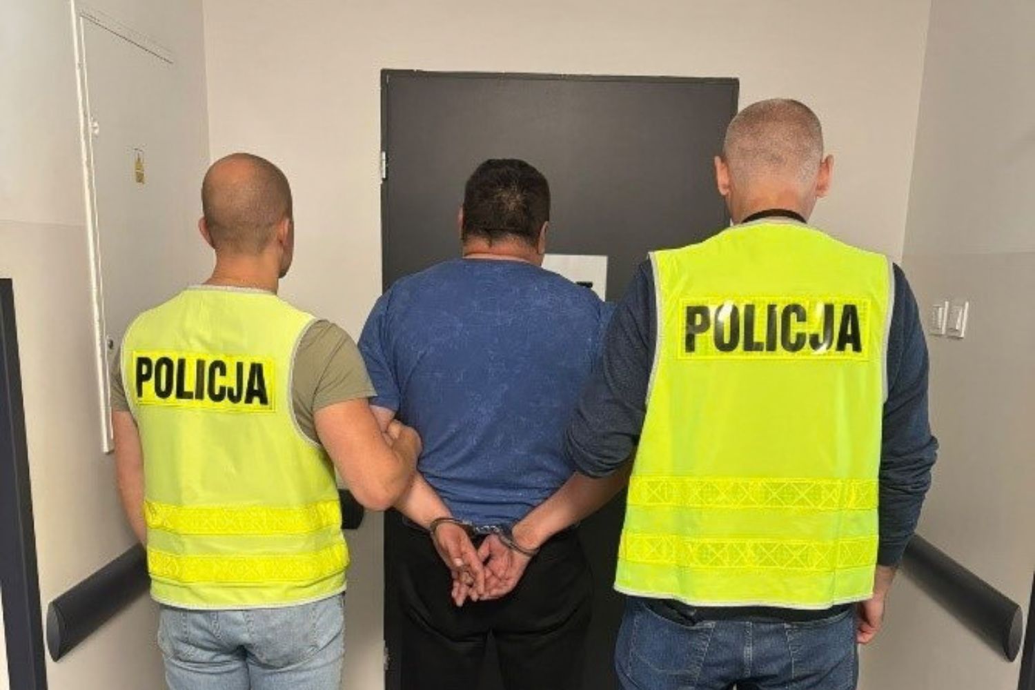 Chciał uniknąć mandatu, a skończył w areszcie