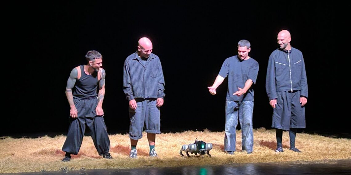 Hiszpański cyberpies na scenie. Kolejny dzień kieleckiego festiwalu teatralnego