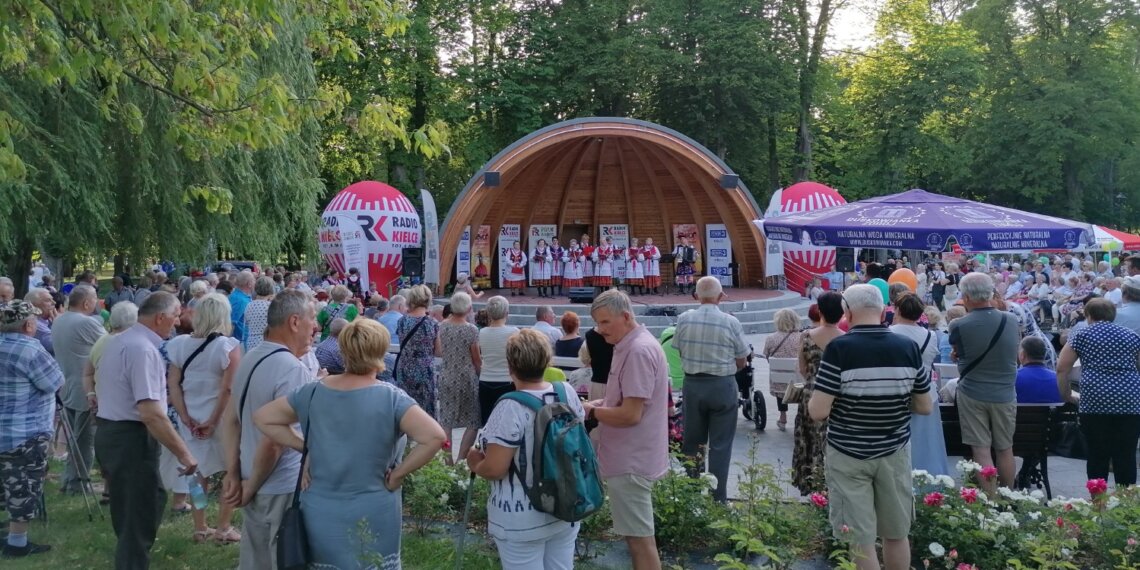 19.06.2022. Busko-Zdrój. „Jawor u źródeł kultury. Zaproszenie” / Fot. Marta Gajda-Kruk - Radio Kielce